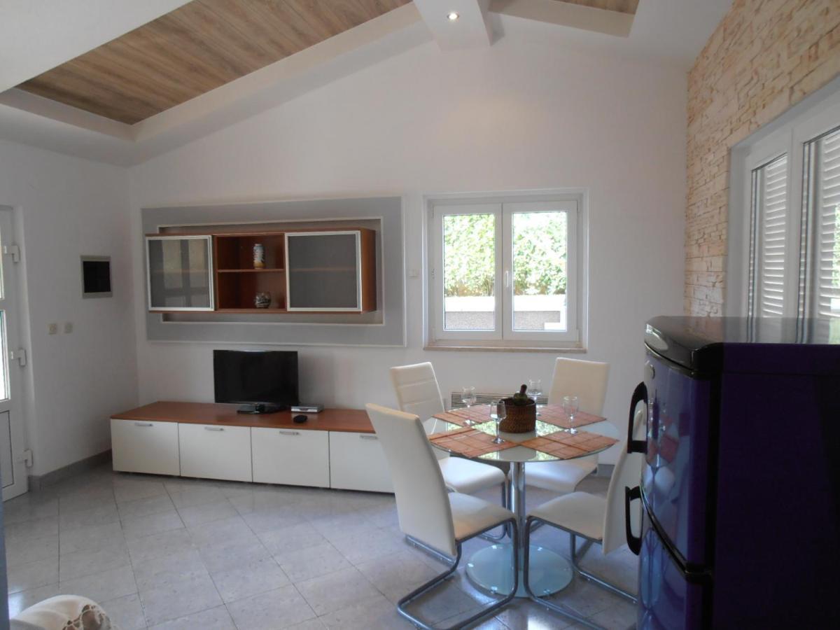 Ferienhaus Ines 1
